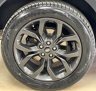 Used 2019 Land Rover Discovery Sport Landmark Corris Grey - Interior and Exterior details 10