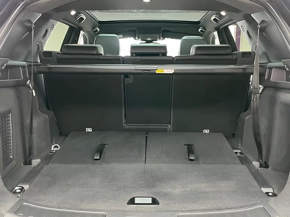 Used 2019 Land Rover Discovery Sport Landmark Corris Grey - Interior and Exterior details 11