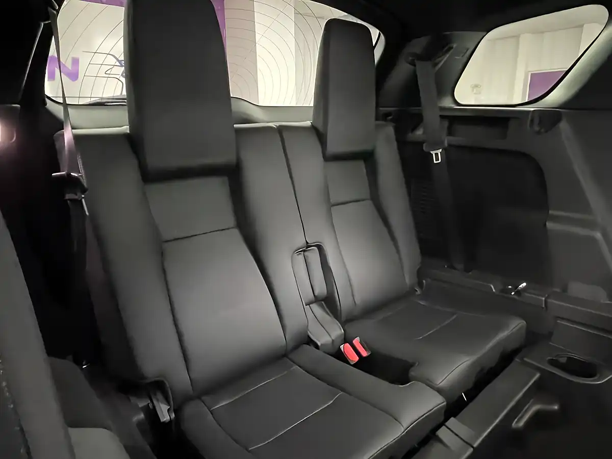 Used 2019 Land Rover Discovery Sport Landmark Corris Grey - Interior and Exterior details 15
