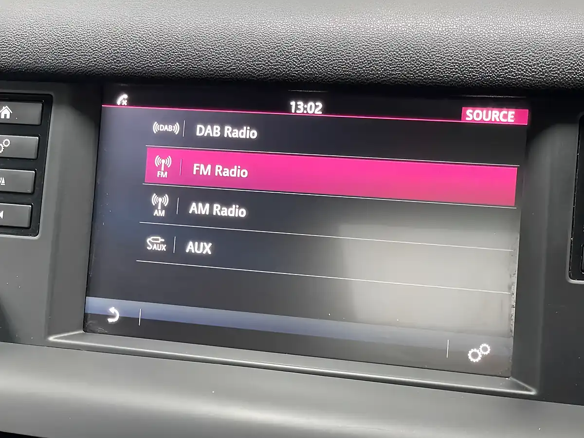 Used 2019 Land Rover Discovery Sport Landmark Corris Grey - Interior and Exterior details 18