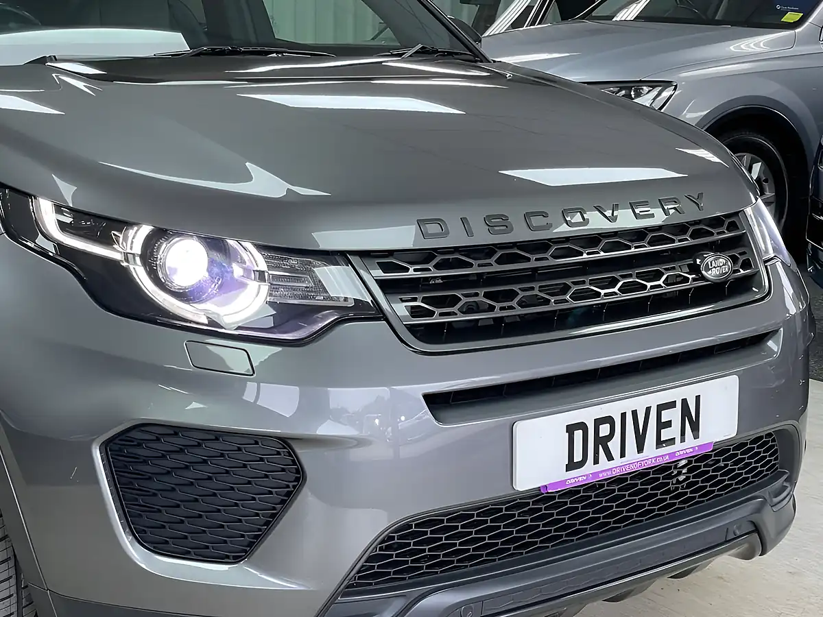 Used 2019 Land Rover Discovery Sport Landmark Corris Grey - Interior and Exterior details 3