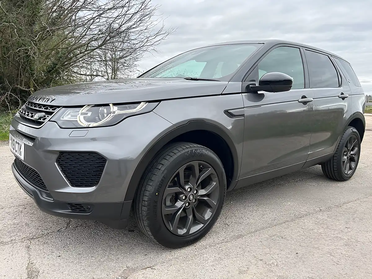 Used 2019 Land Rover Discovery Sport Landmark Grey - Interior and Exterior details 8