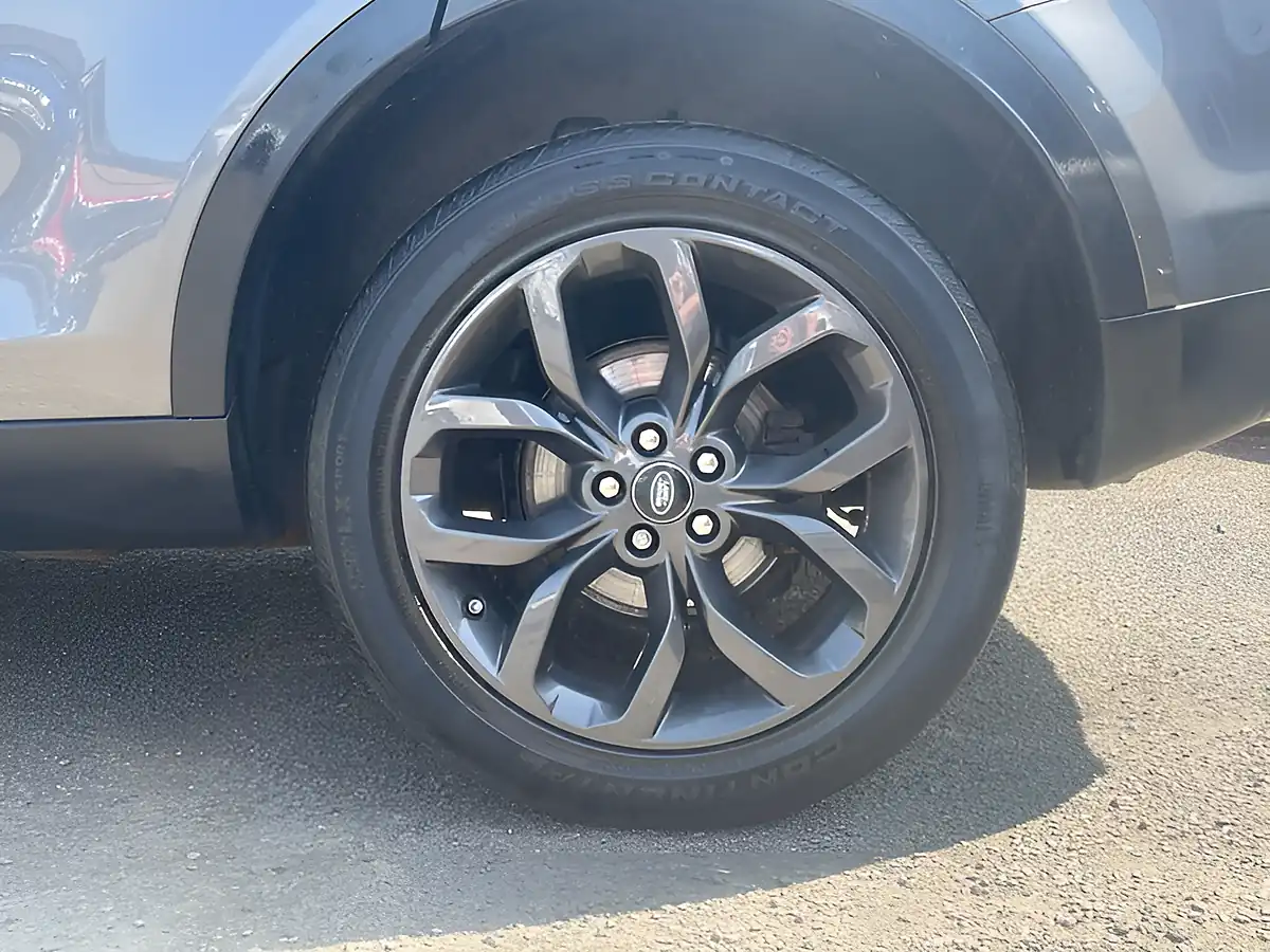Used 2019 Land Rover Discovery Sport Landmark Grey - Interior and Exterior details 7