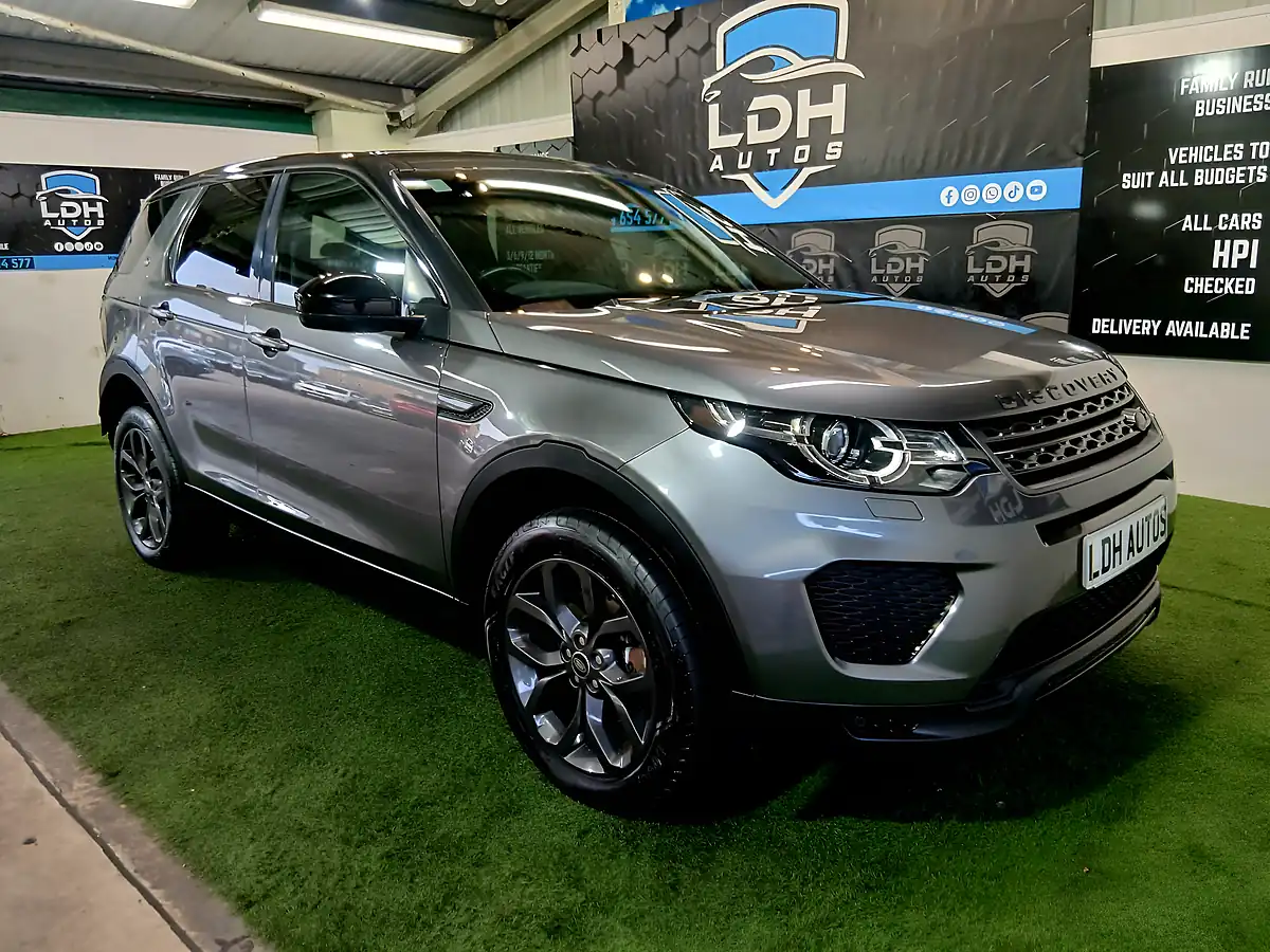 Used 2019 Land Rover Discovery Sport Landmark Grey - Front View