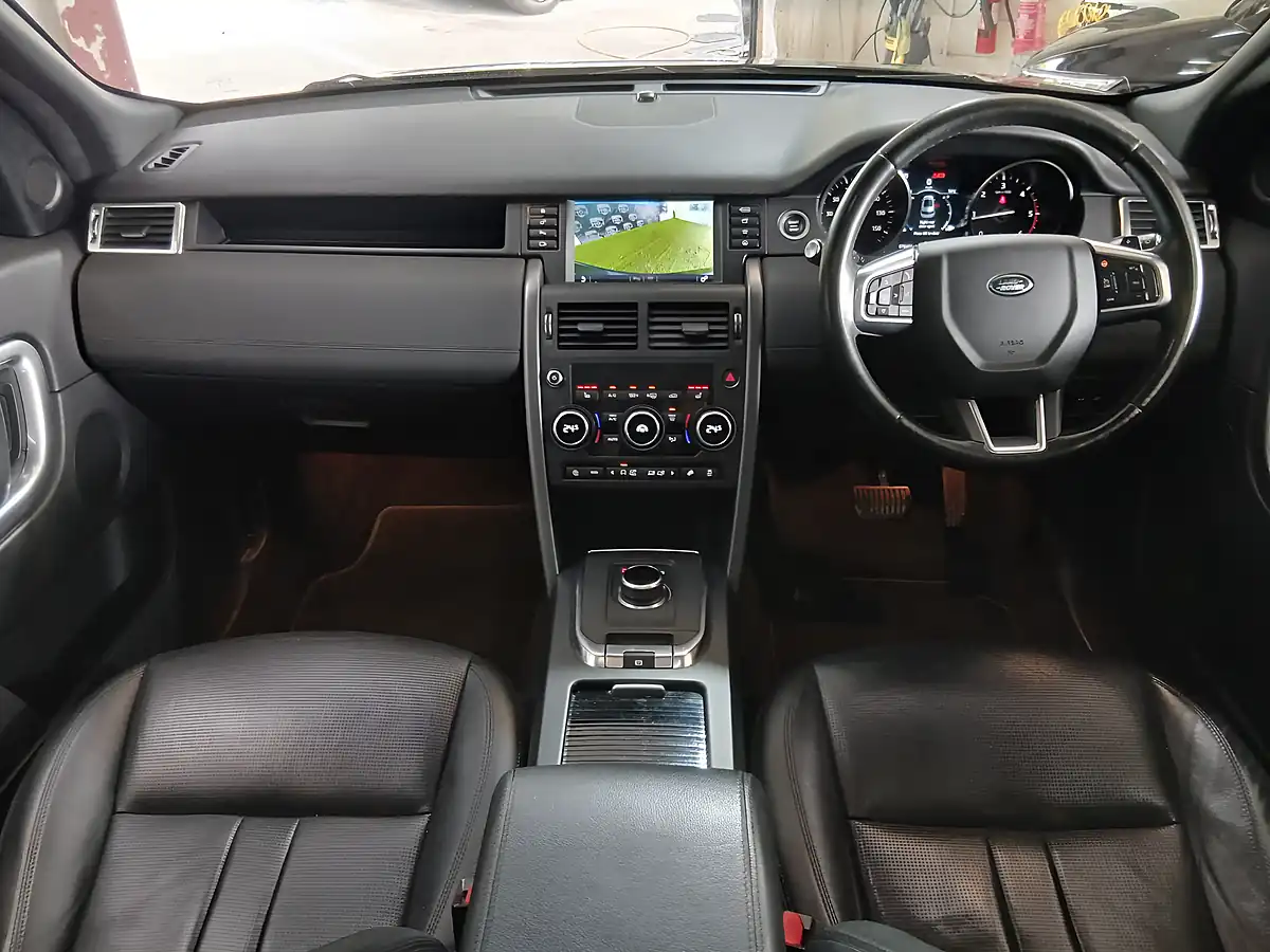 Used 2019 Land Rover Discovery Sport Landmark Grey - Interior and Exterior details 10