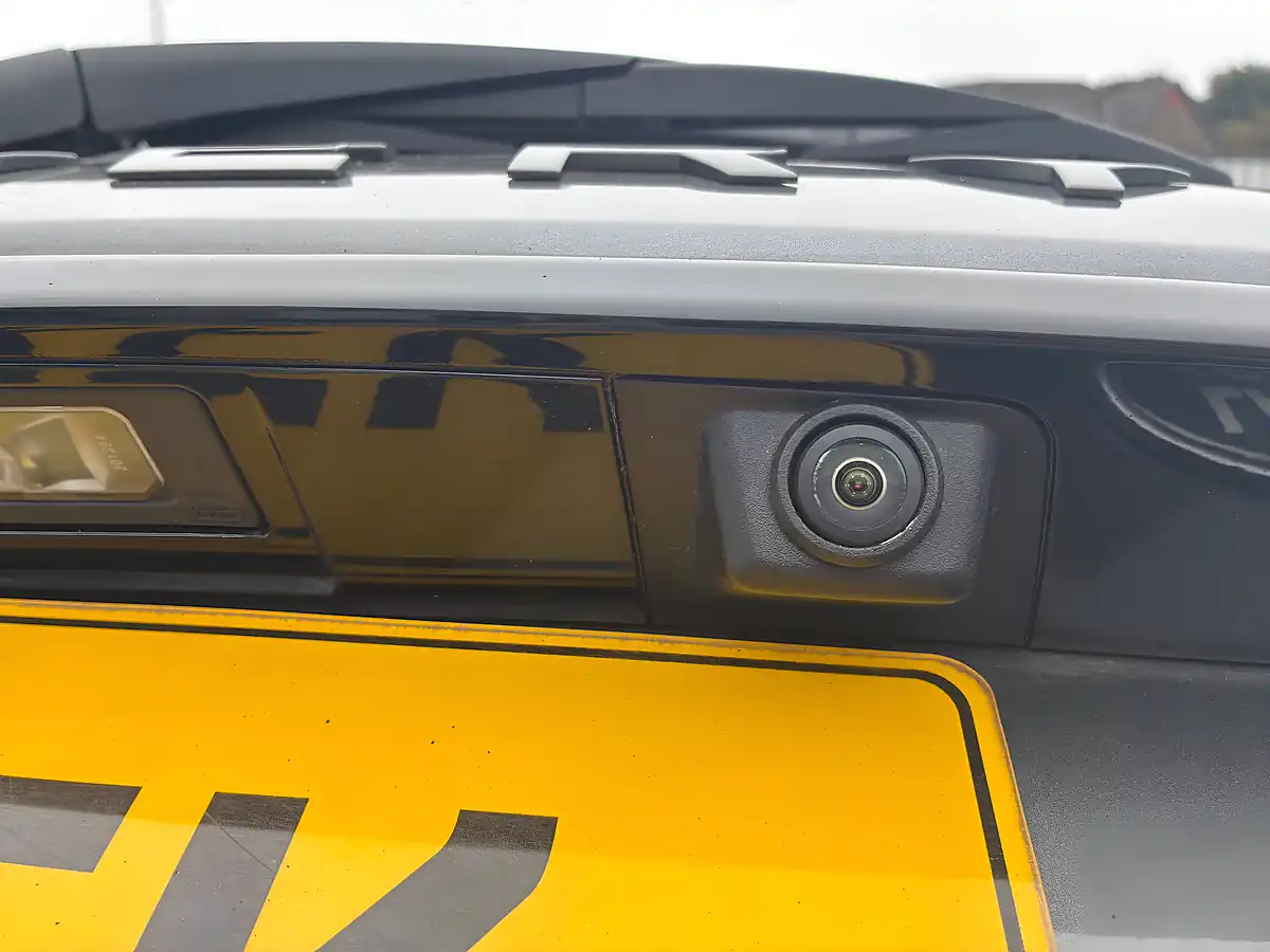 Used 2019 Land Rover Discovery Sport Landmark Grey - Interior and Exterior details 19
