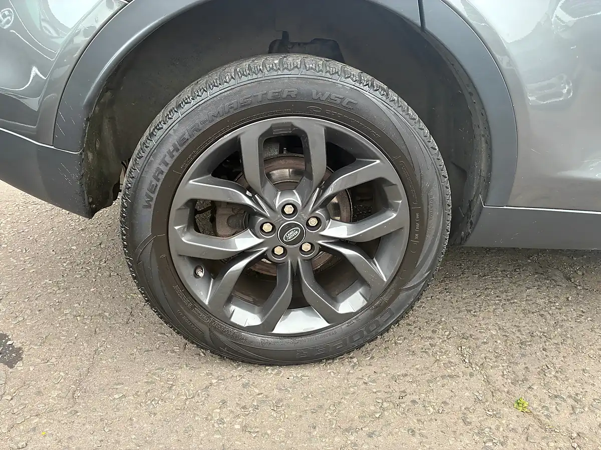 Used 2019 Land Rover Discovery Sport Landmark Grey - Interior and Exterior details 9