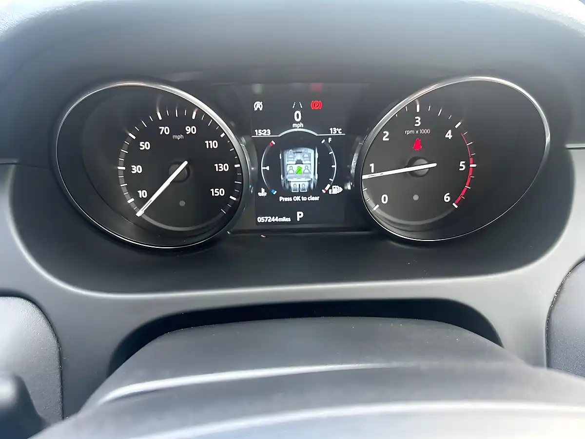 Used 2019 Land Rover Discovery Sport Landmark Grey - Interior and Exterior details 10