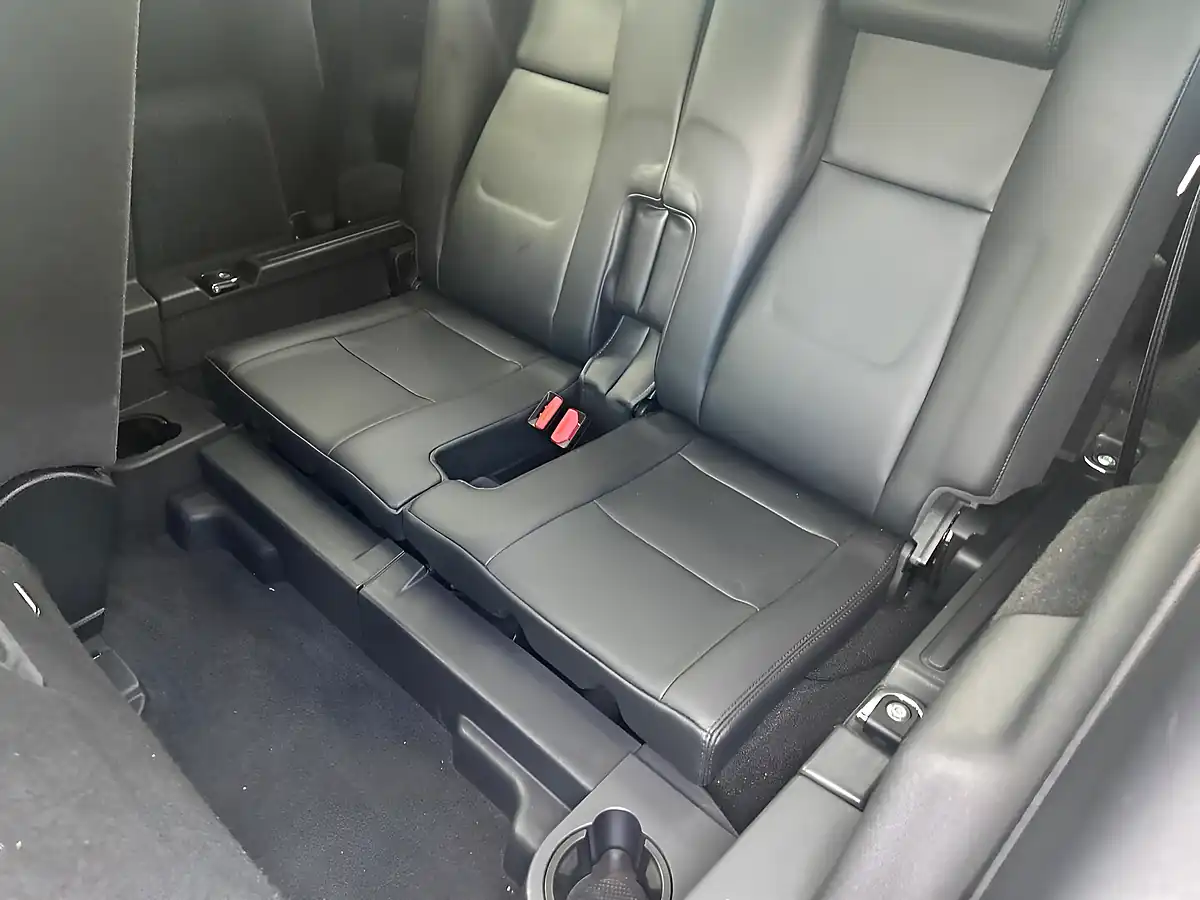 Used 2019 Land Rover Discovery Sport Landmark Grey - Interior and Exterior details 14