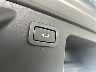 Used 2019 Land Rover Discovery Sport Landmark Grey - Interior and Exterior details 12