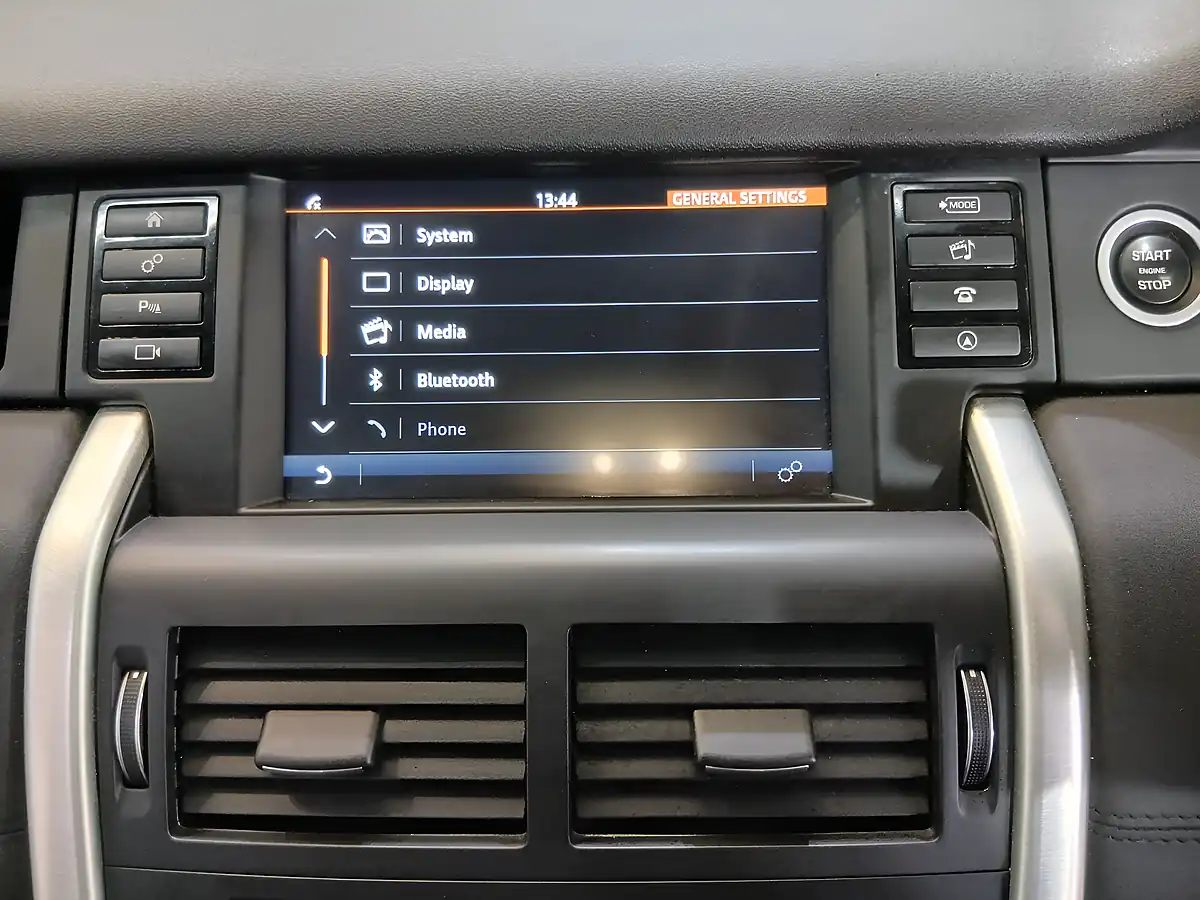 Used 2019 Land Rover Discovery Sport Landmark White - Interior and Exterior details 14