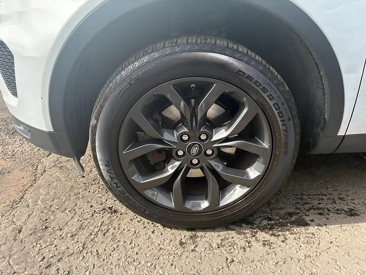 Used 2019 Land Rover Discovery Sport Landmark White - Interior and Exterior details 10