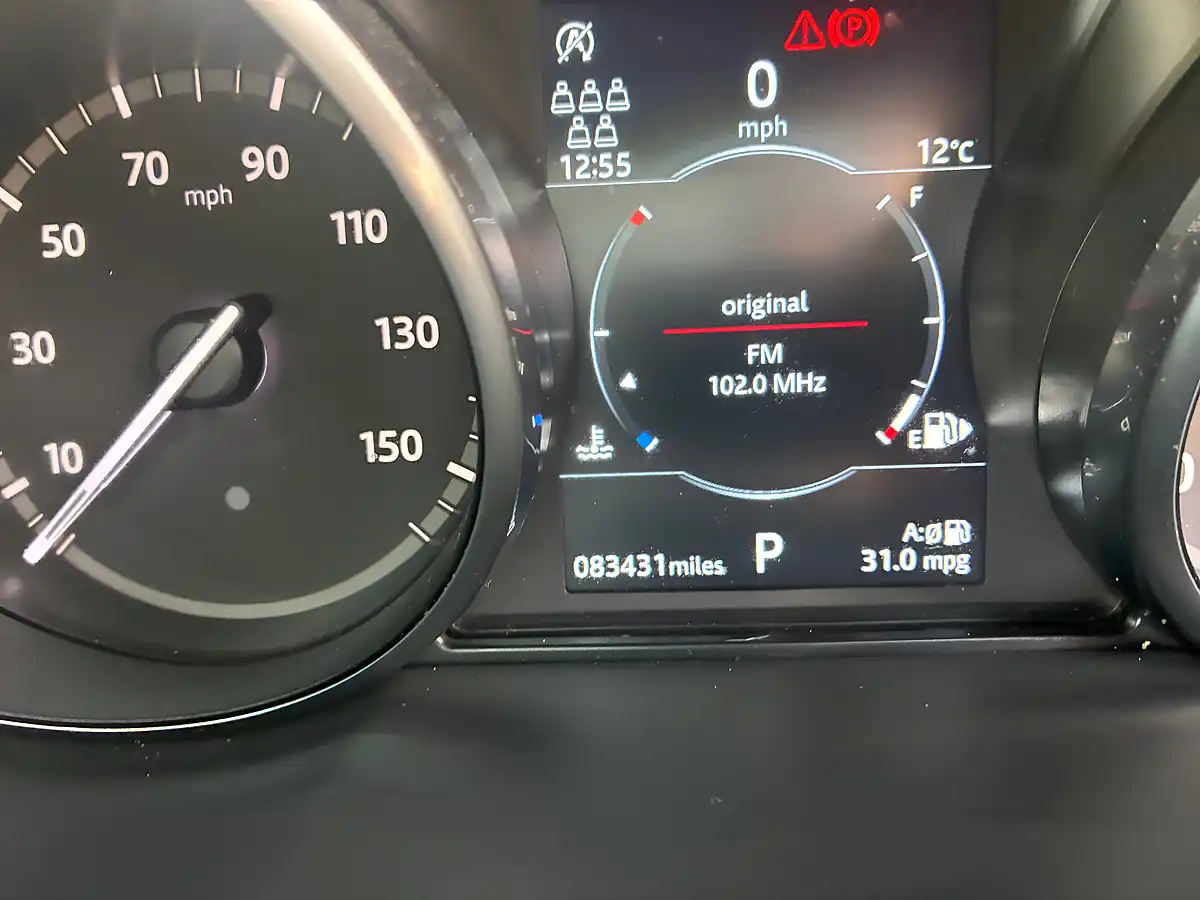 Used 2019 Land Rover Discovery Sport Landmark White - Interior and Exterior details 14