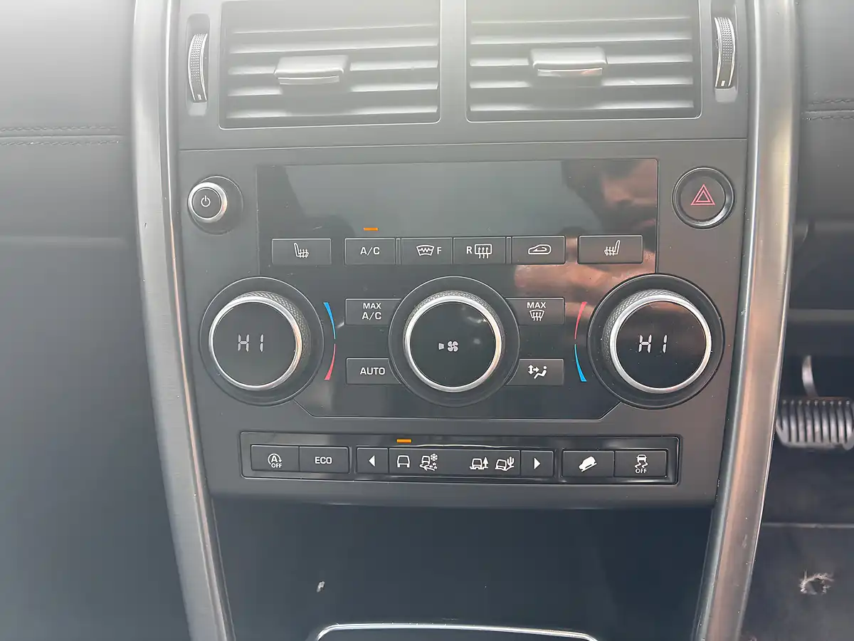 Used 2019 Land Rover Discovery Sport Landmark White - Interior and Exterior details 16
