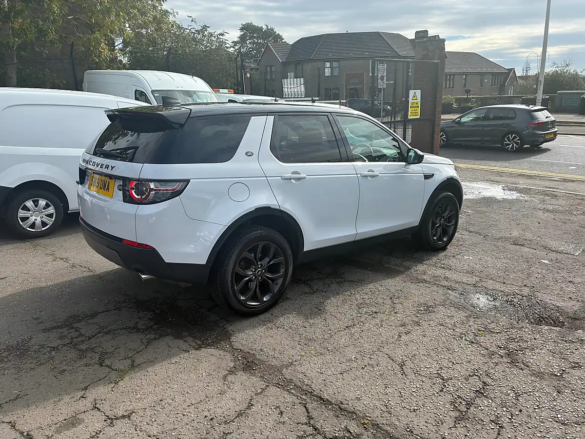 Used 2019 Land Rover Discovery Sport Landmark White - Interior and Exterior details 3