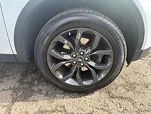 Used 2019 Land Rover Discovery Sport Landmark White - Interior and Exterior details 9