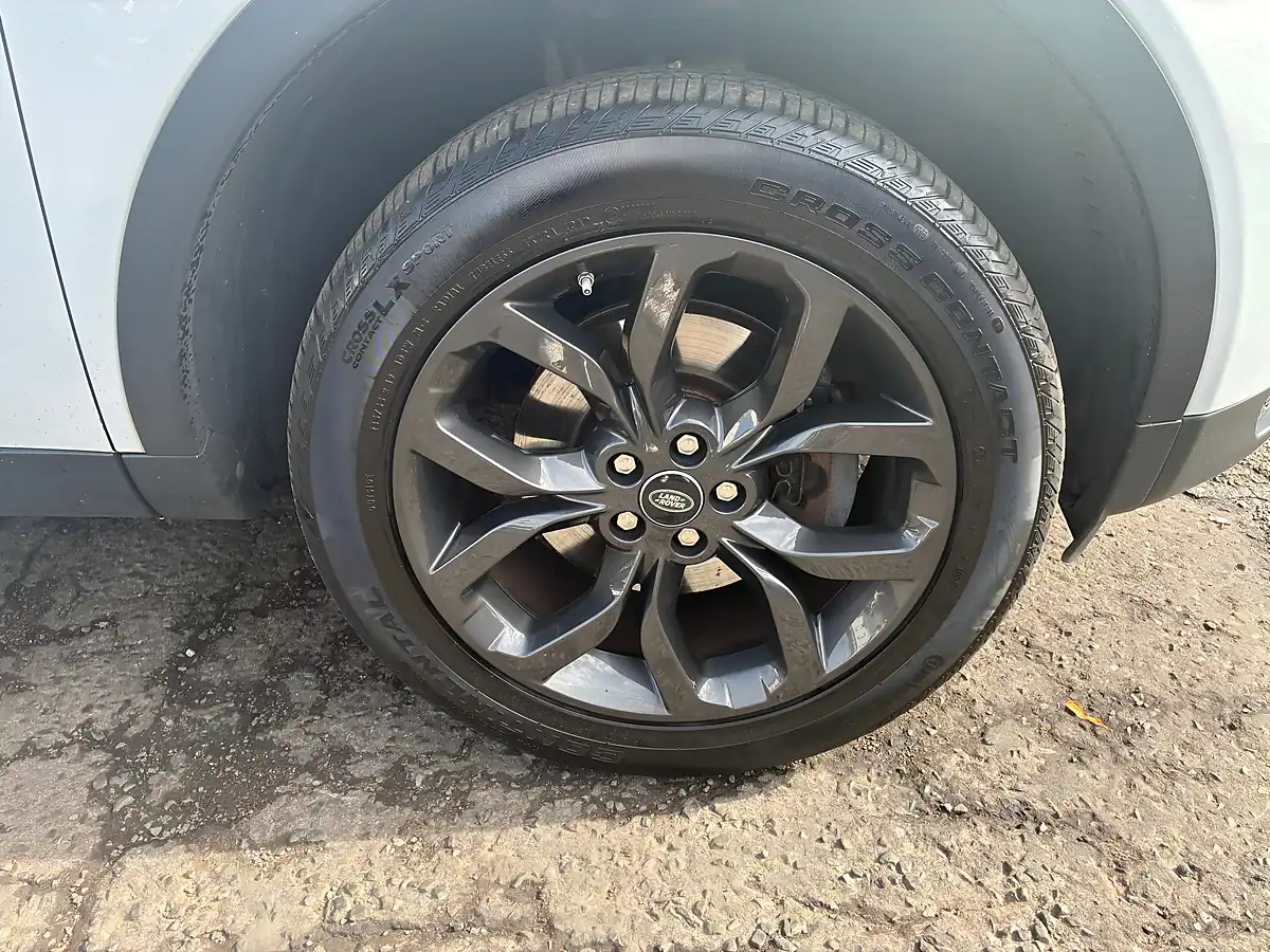 Used 2019 Land Rover Discovery Sport Landmark White - Interior and Exterior details 9
