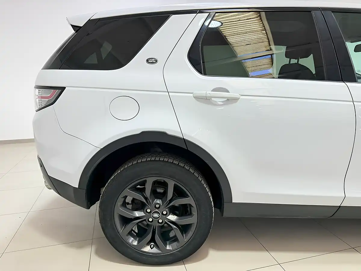 Used 2019 Land Rover Discovery Sport Landmark White - Interior and Exterior details 12
