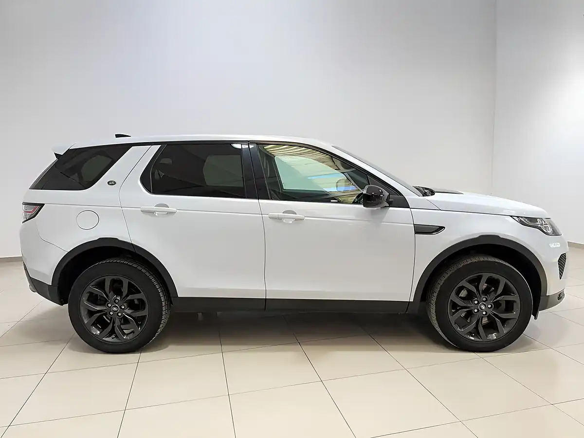 Used 2019 Land Rover Discovery Sport Landmark White - Interior and Exterior details 13