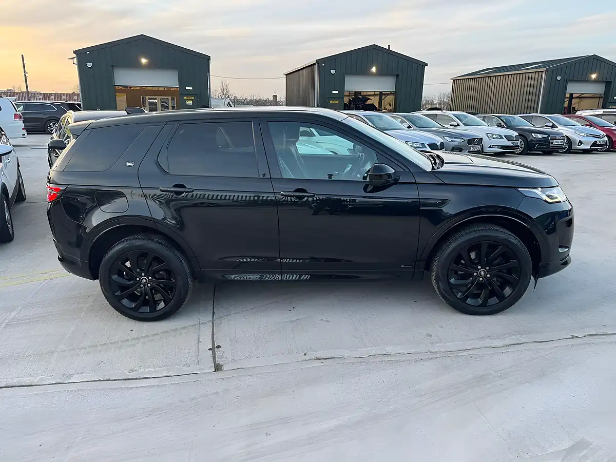 Used 2019 Land Rover Discovery Sport R-Dynamic Hse Black - Interior and Exterior details 10