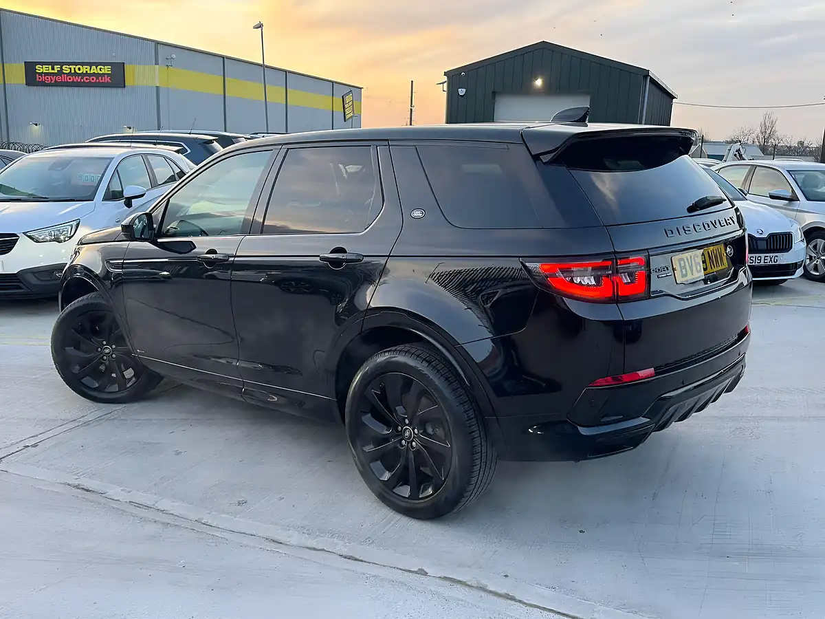 Used 2019 Land Rover Discovery Sport R-Dynamic Hse Black - Interior and Exterior details 5