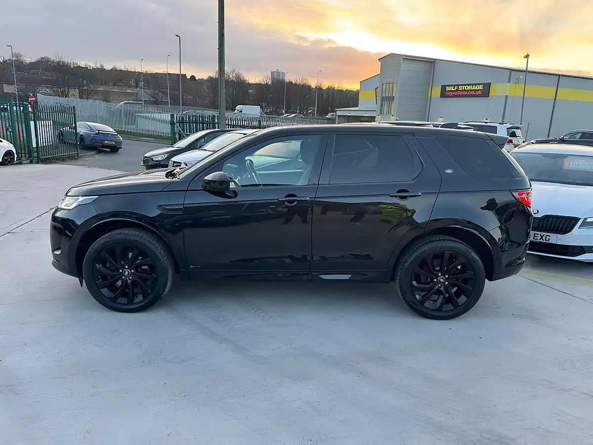 Used 2019 Land Rover Discovery Sport R-Dynamic Hse Black - Interior and Exterior details 8