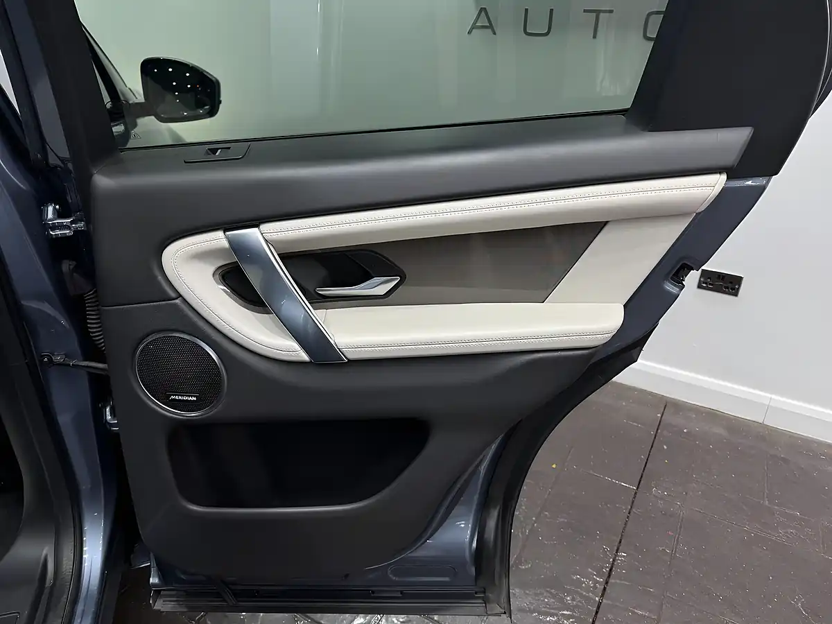 Used 2019 Land Rover Discovery Sport R-Dynamic Hse Blue - Interior and Exterior details 18