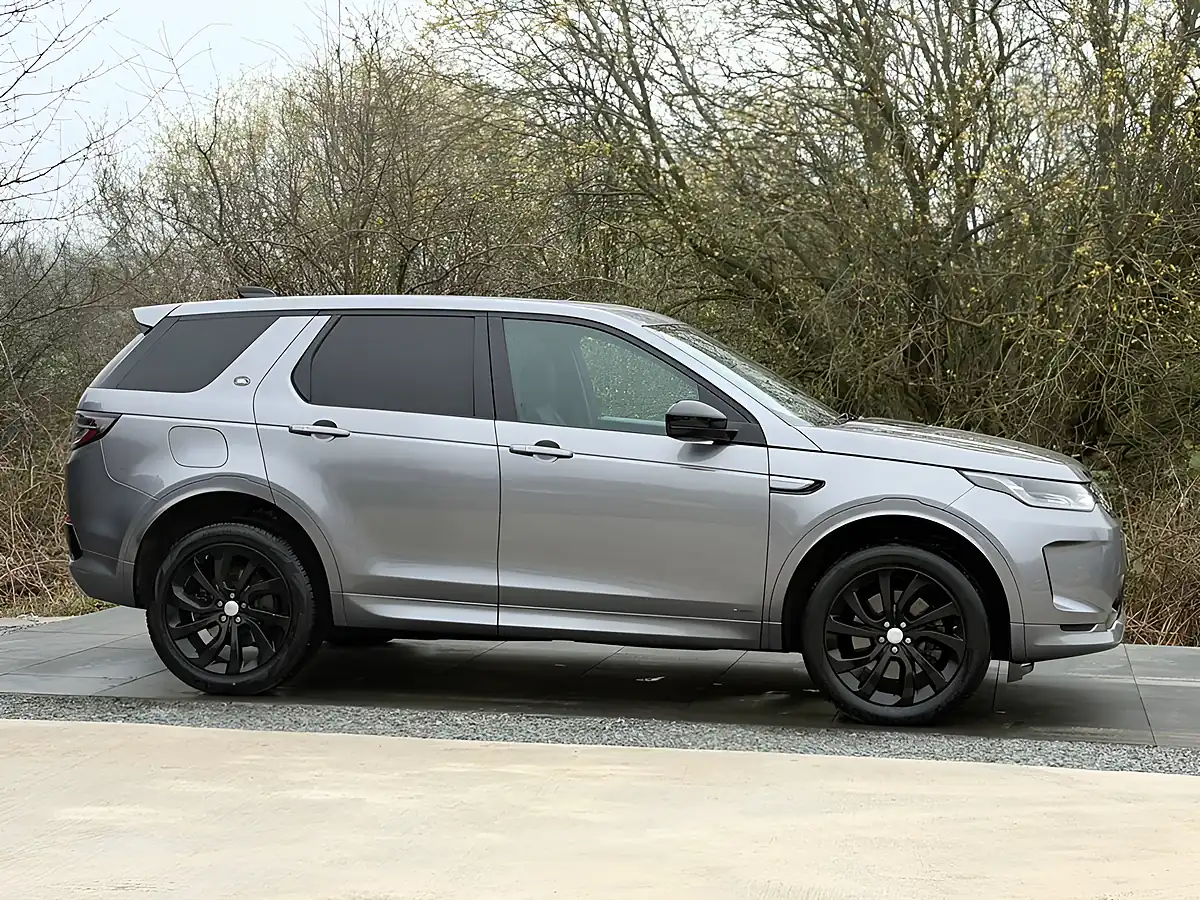 Used 2019 Land Rover Discovery Sport R-Dynamic Hse Grey - Interior and Exterior details 4