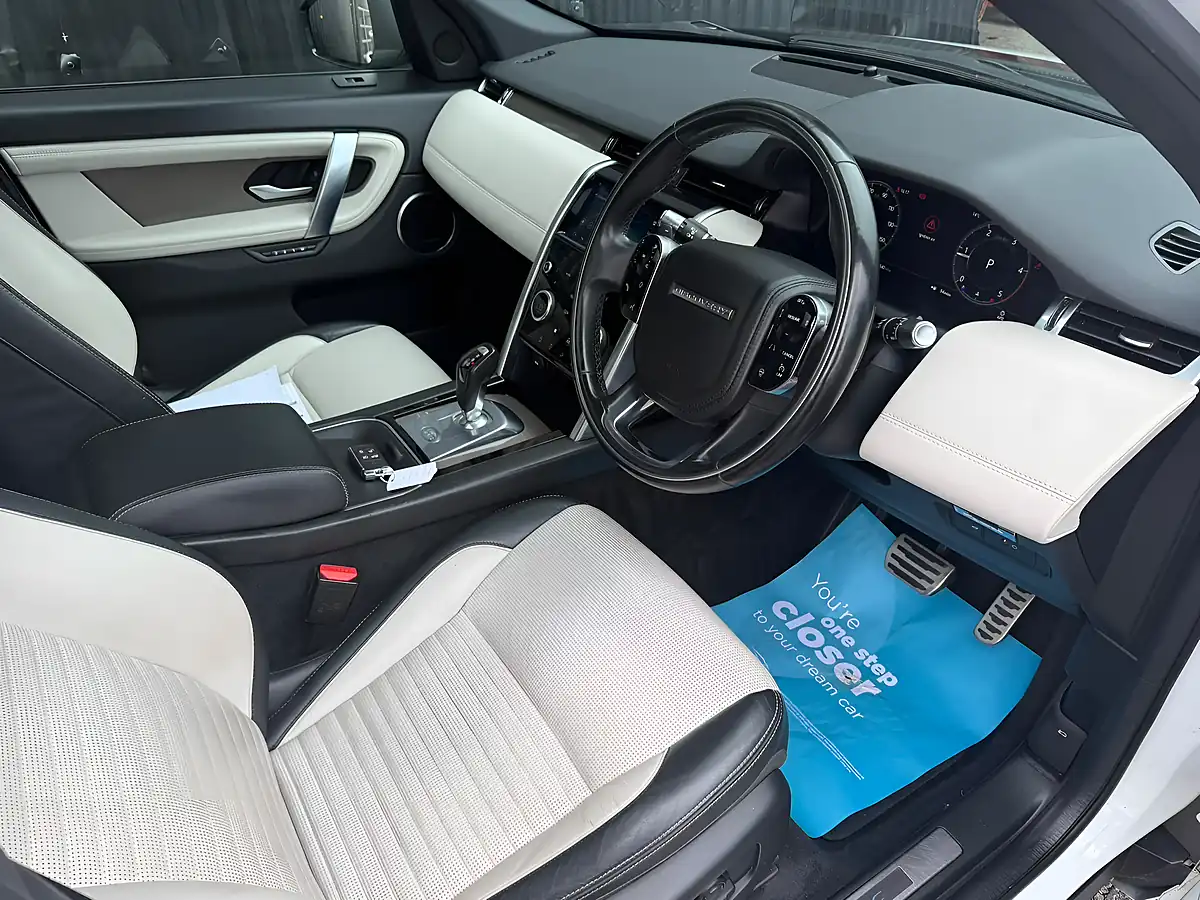 Used 2019 Land Rover Discovery Sport R-Dynamic Hse White - Interior and Exterior details 10