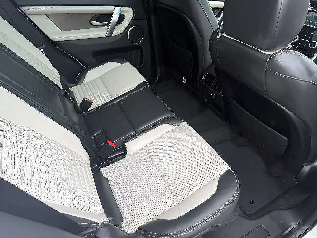 Used 2019 Land Rover Discovery Sport R-Dynamic Hse White - Interior and Exterior details 19