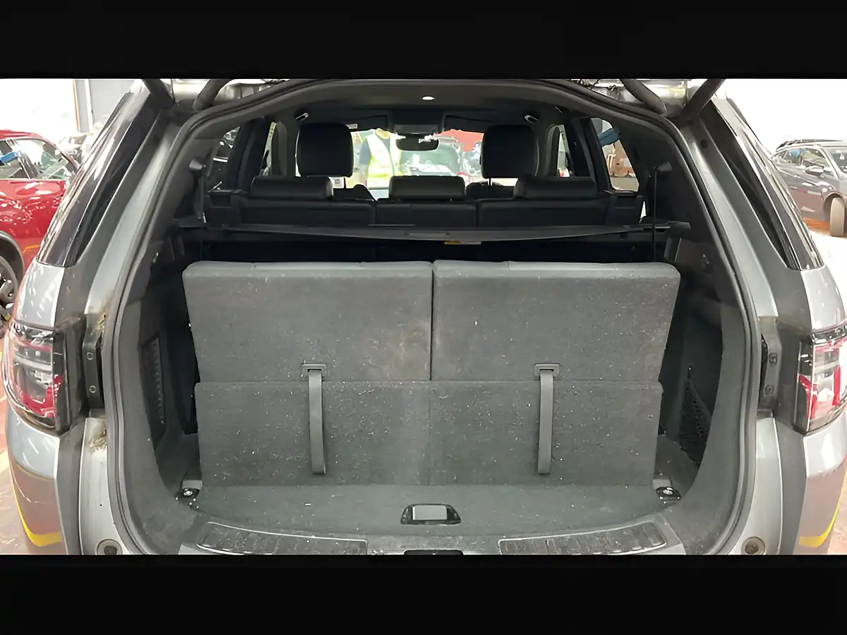 Used 2019 Land Rover Discovery Sport R-Dynamic S Grey - Interior and Exterior details 10