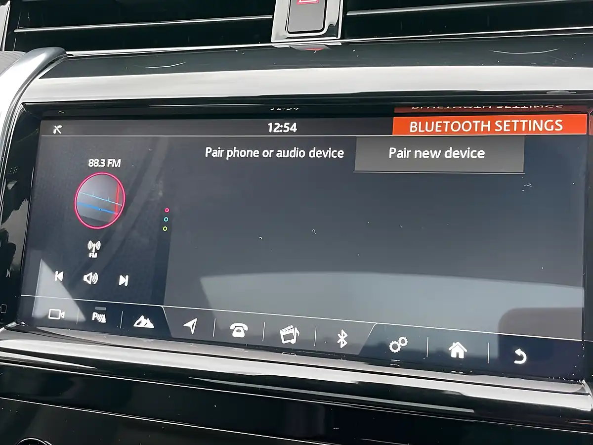 Used 2019 Land Rover Discovery Sport R-Dynamic S White - Interior and Exterior details 19