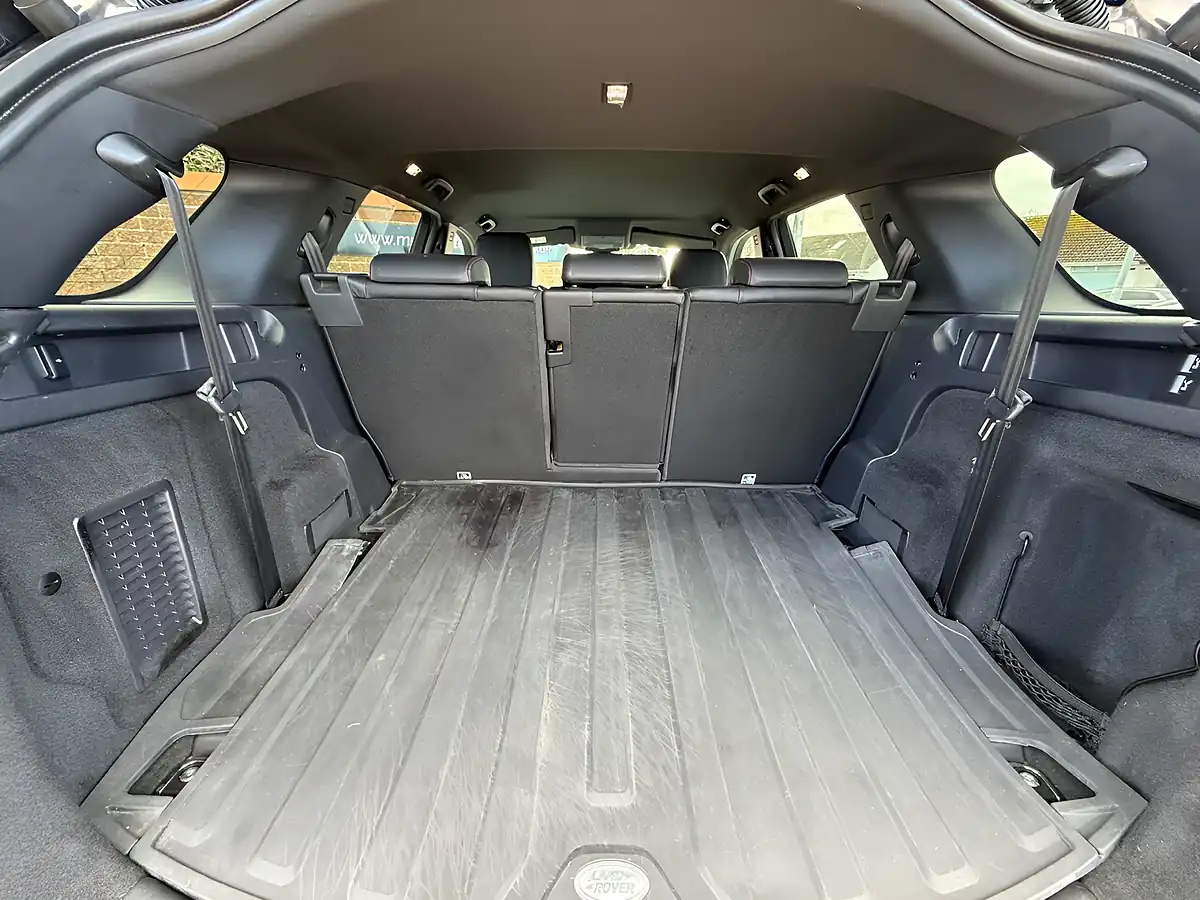 Used 2019 Land Rover Discovery Sport R-Dynamic Se Black - Interior and Exterior details 16