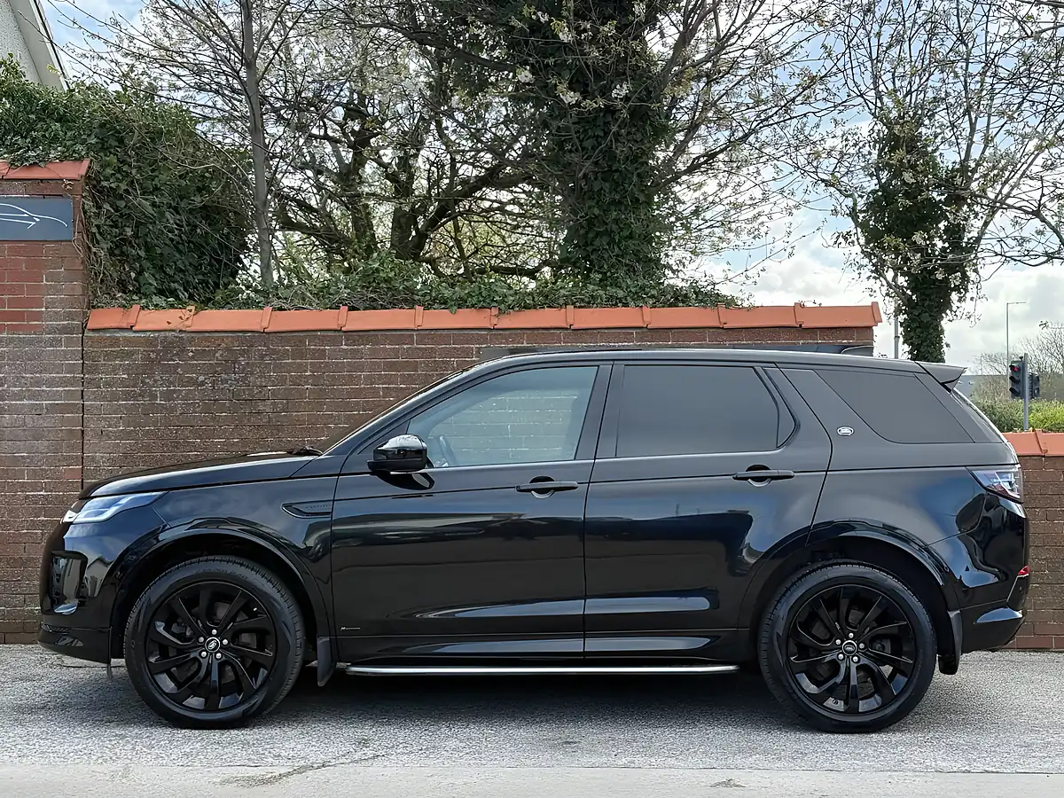 Used 2019 Land Rover Discovery Sport R-Dynamic Se Black - Interior and Exterior details 4