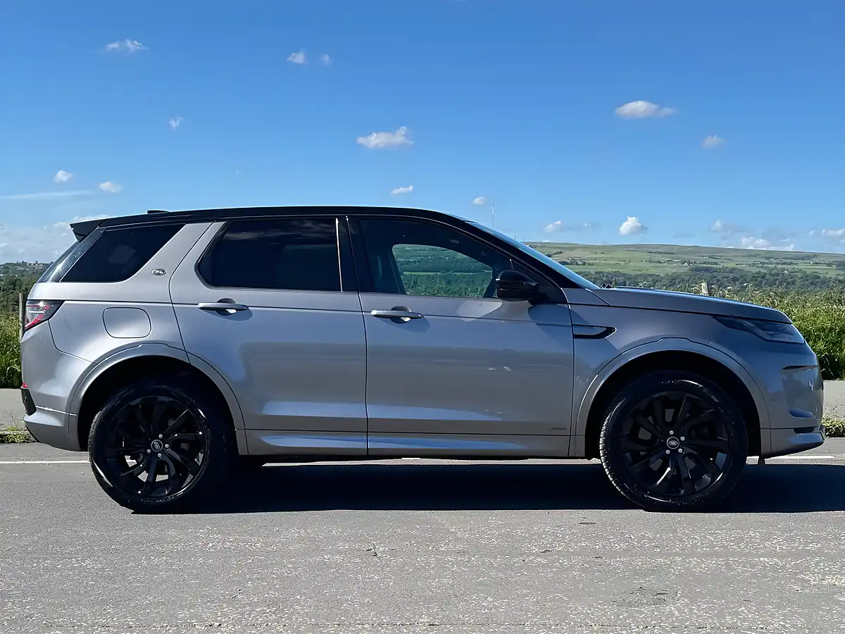 Used 2019 Land Rover Discovery Sport R-Dynamic Se Corris Grey - Interior and Exterior details 9