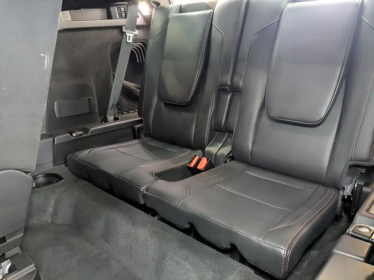 Used 2019 Land Rover Discovery Sport R-Dynamic Se Firenze Red - Interior and Exterior details 15