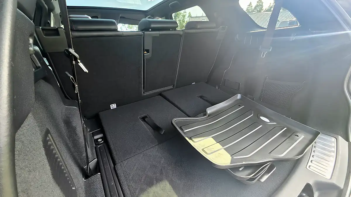 Used 2019 Land Rover Discovery Sport R-Dynamic Se Grey - Interior and Exterior details 12