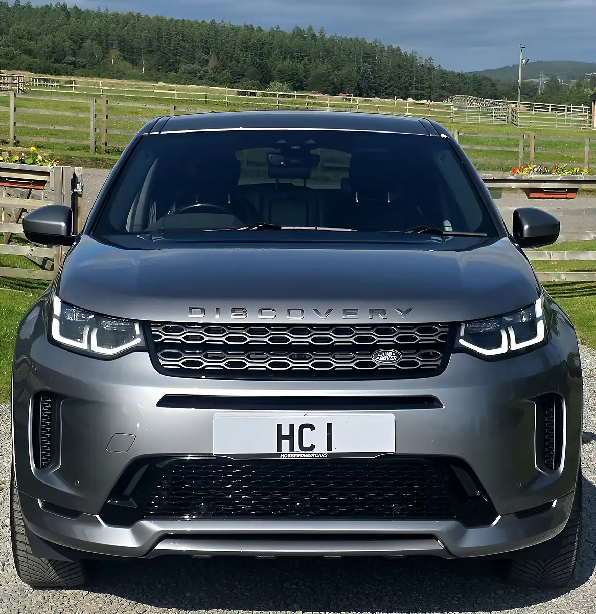 Used 2019 Land Rover Discovery Sport R-Dynamic Se Grey - Interior and Exterior details 4
