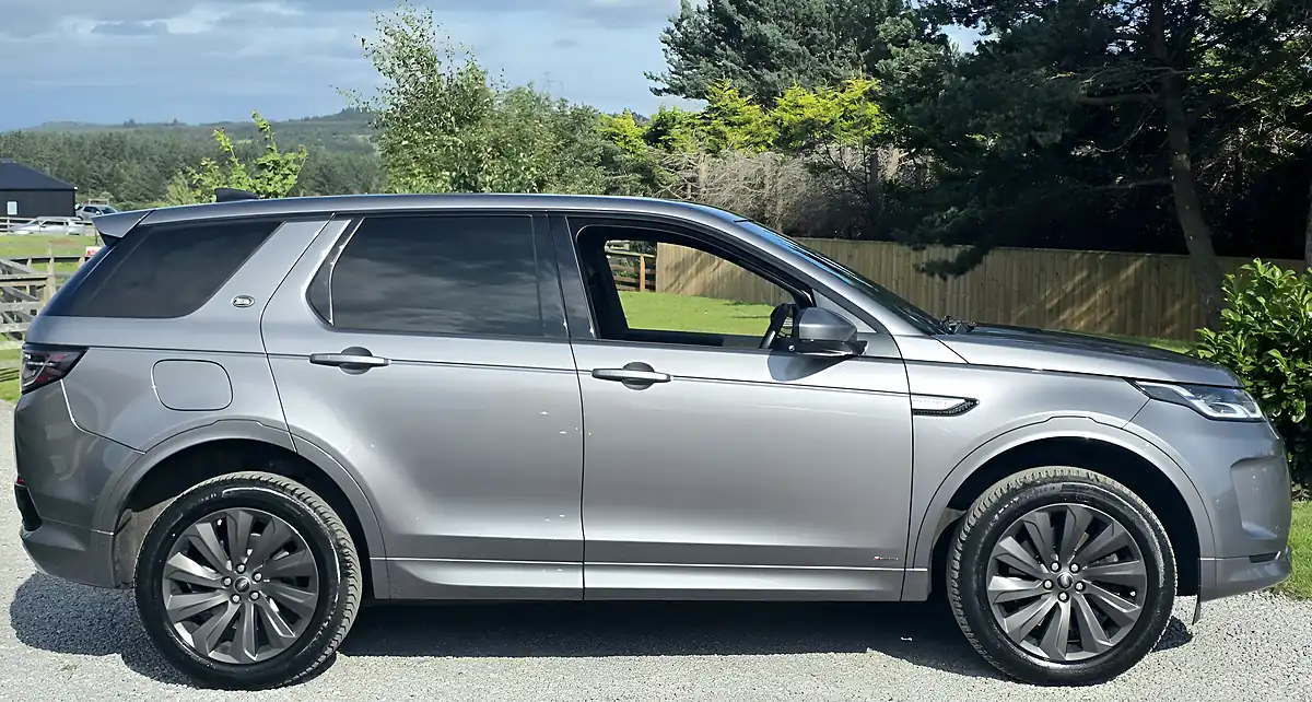 Used 2019 Land Rover Discovery Sport R-Dynamic Se Grey - Interior and Exterior details 5