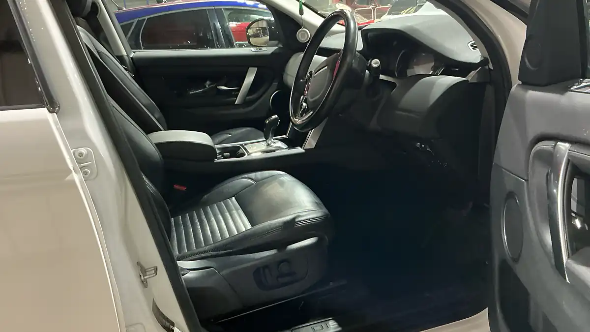 Used 2019 Land Rover Discovery Sport S White - Interior and Exterior details 11