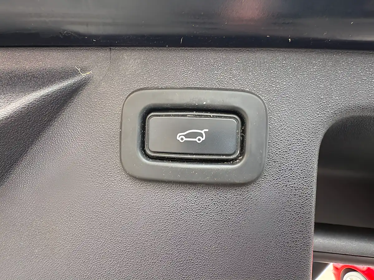 Used 2019 Land Rover Discovery Sport Se Black - Interior and Exterior details 20