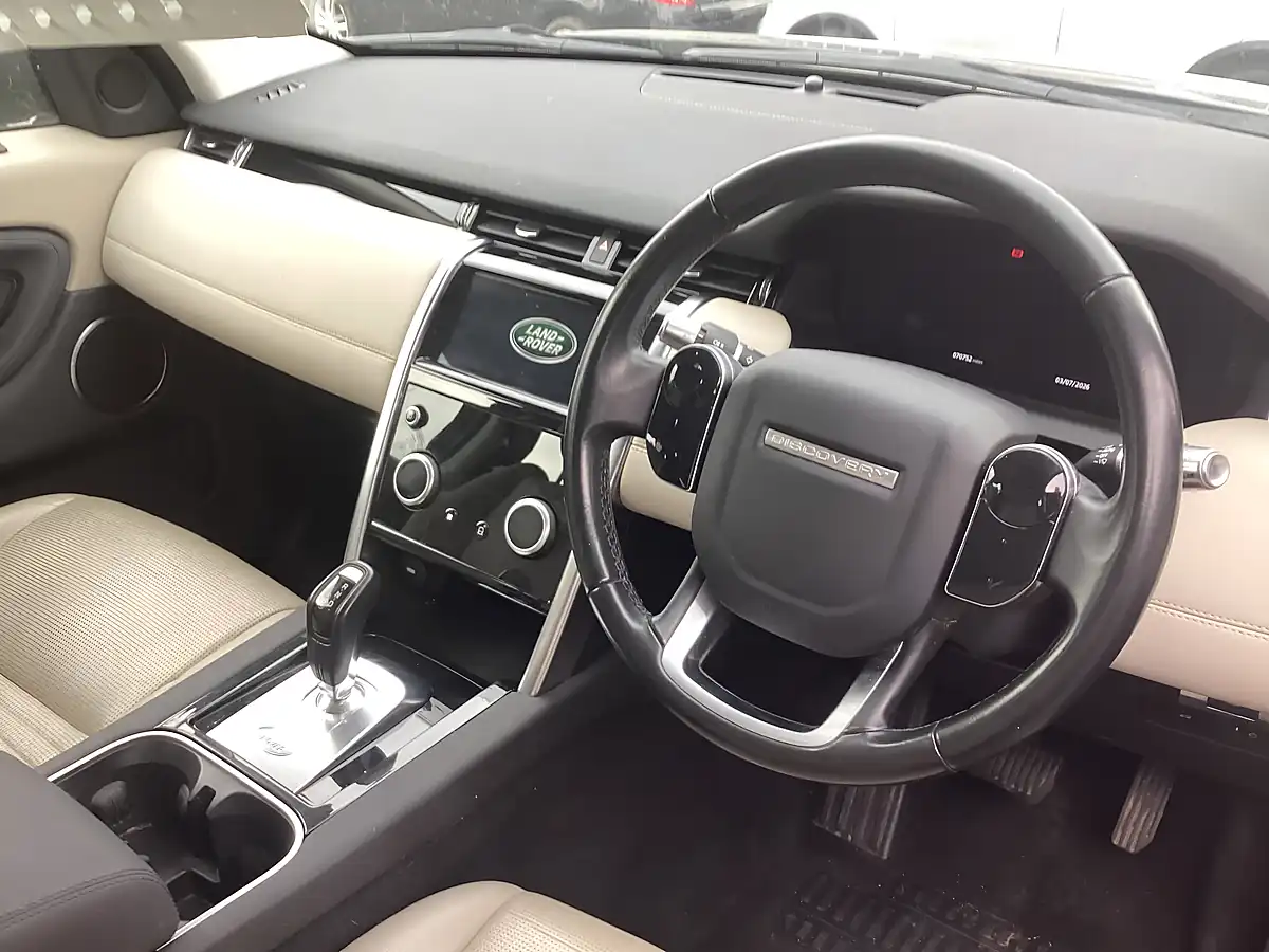 Used 2019 Land Rover Discovery Sport Se Blue - Interior and Exterior details 6