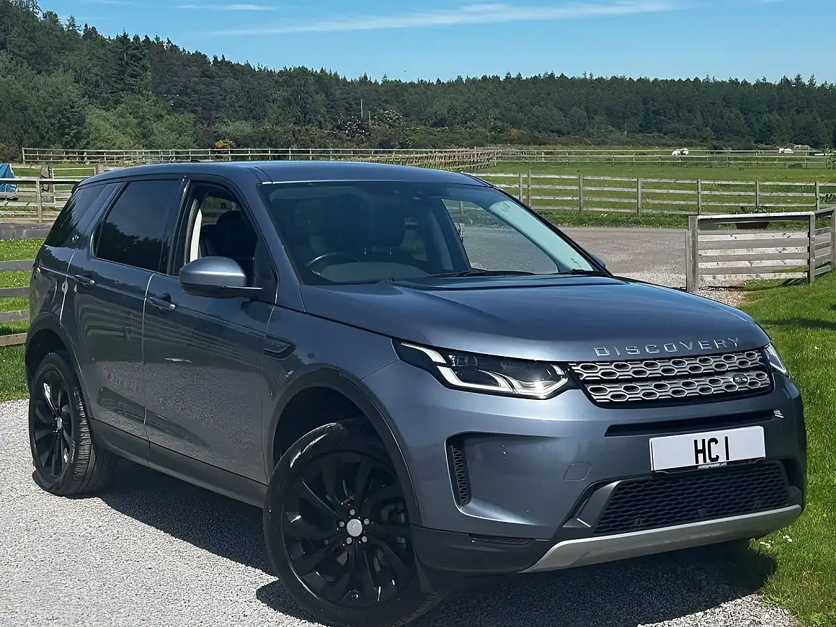 Used 2019 Land Rover Discovery Sport Se Byron Blue - Front View