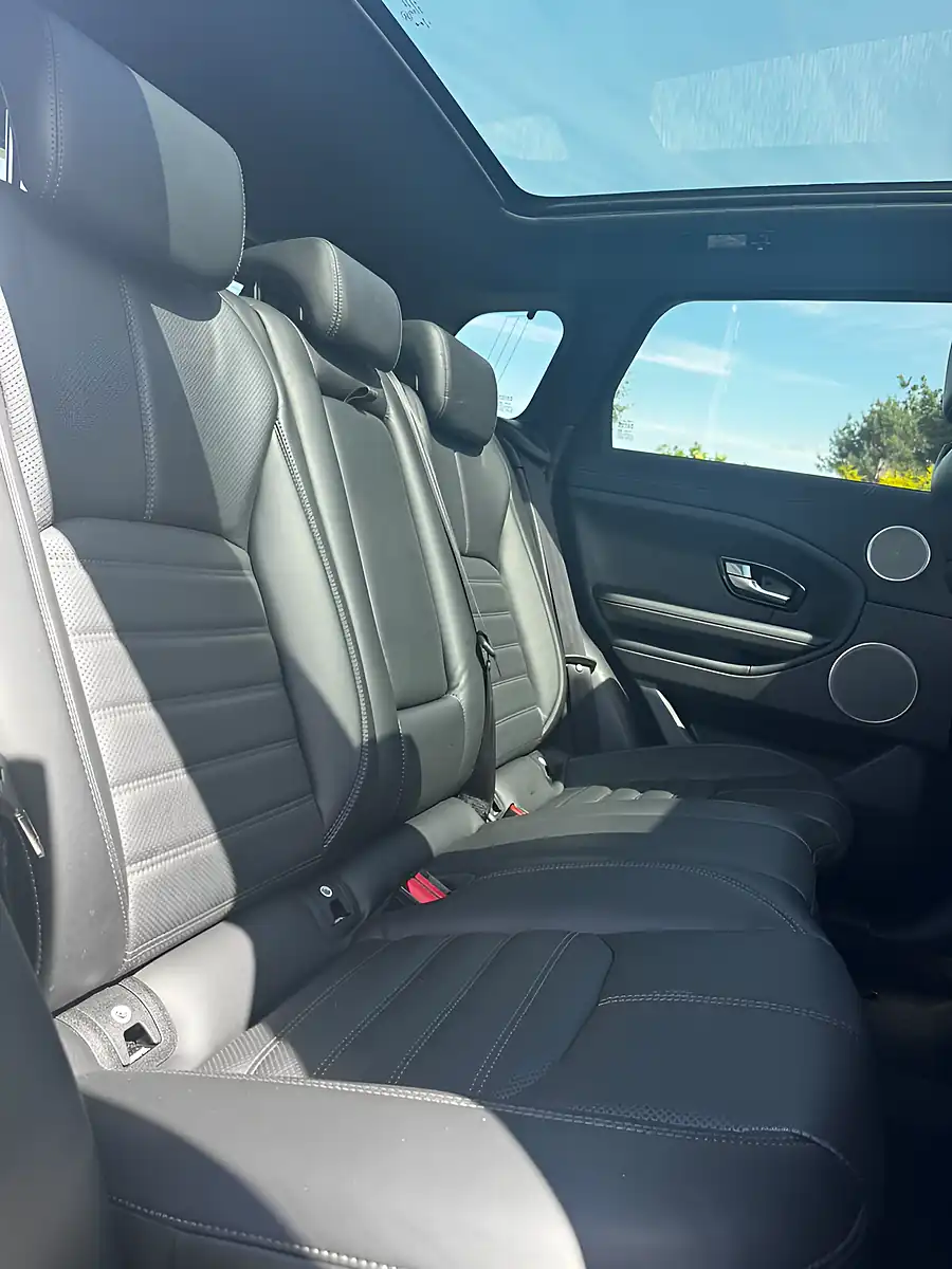Used 2019 Land Rover Discovery Sport Se Byron Blue - Interior and Exterior details 10