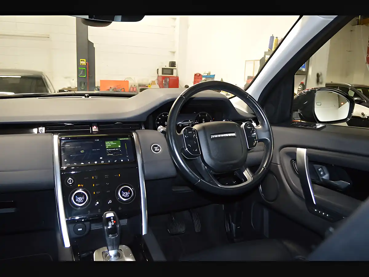 Used 2019 Land Rover Discovery Sport Se Firenze Red - Interior and Exterior details 10