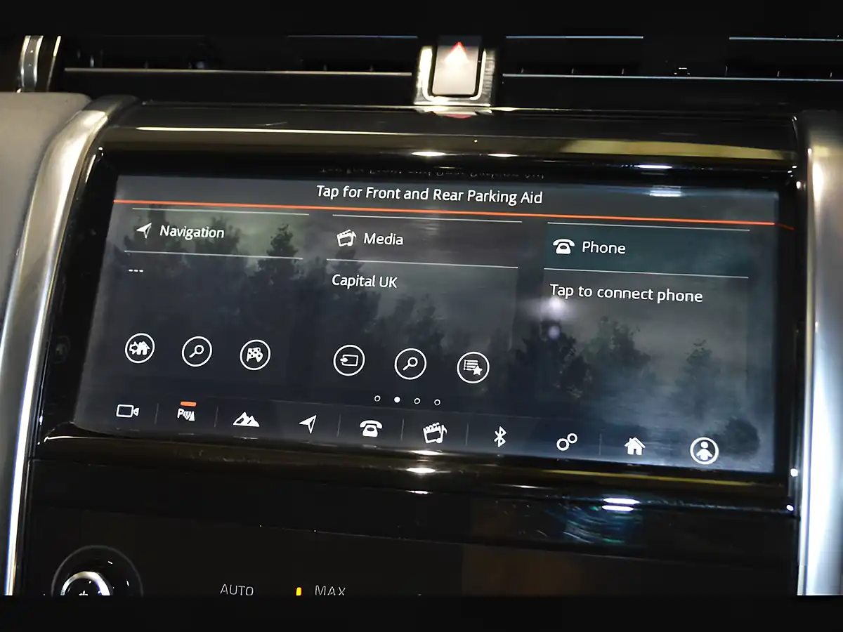 Used 2019 Land Rover Discovery Sport Se Firenze Red - Interior and Exterior details 11