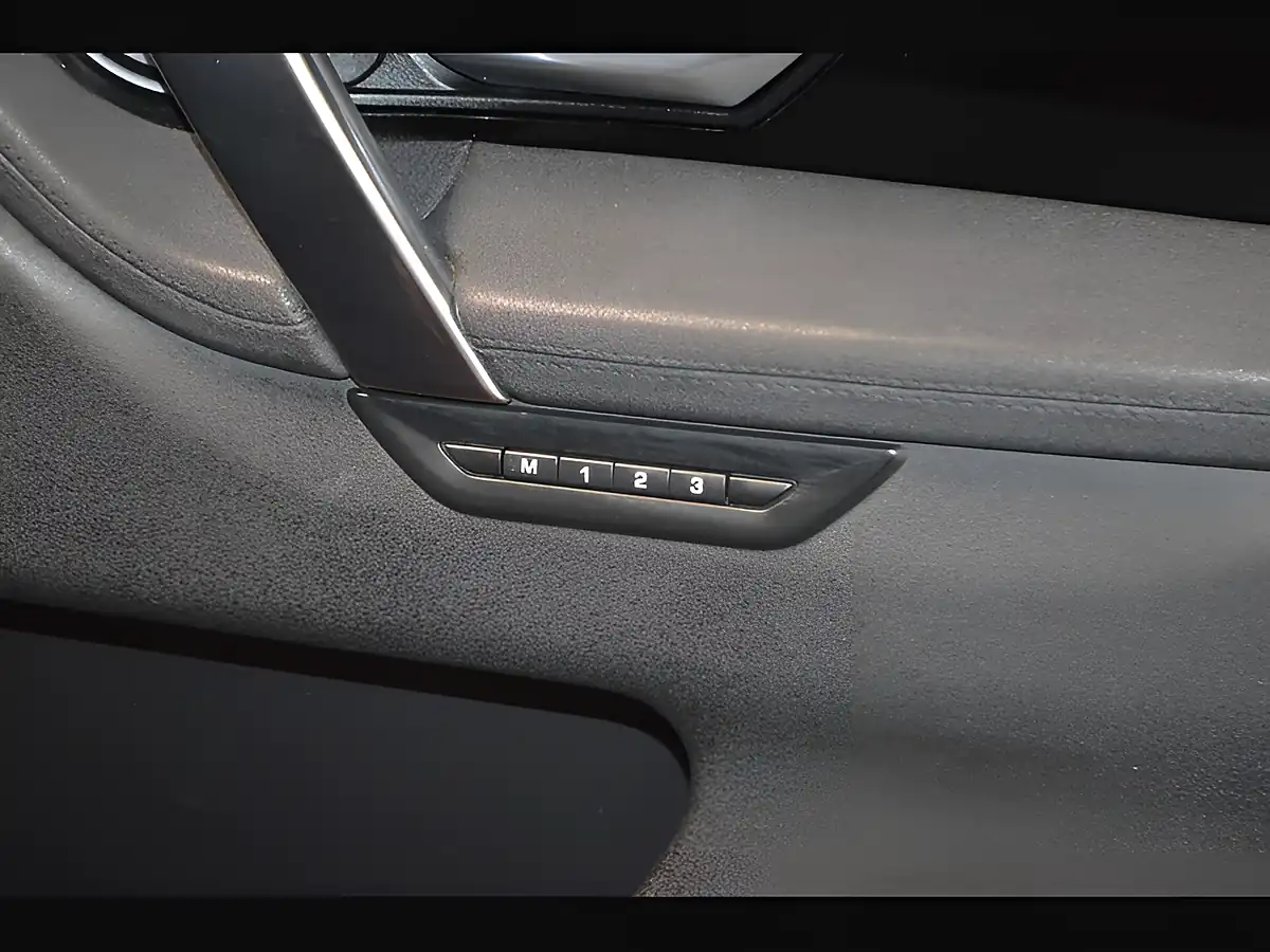 Used 2019 Land Rover Discovery Sport Se Firenze Red - Interior and Exterior details 15