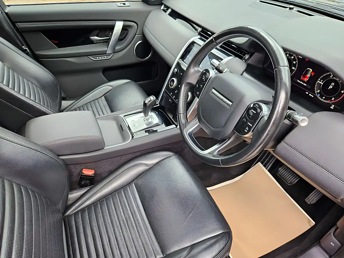 Used 2019 Land Rover Discovery Sport Se Grey - Interior and Exterior details 12