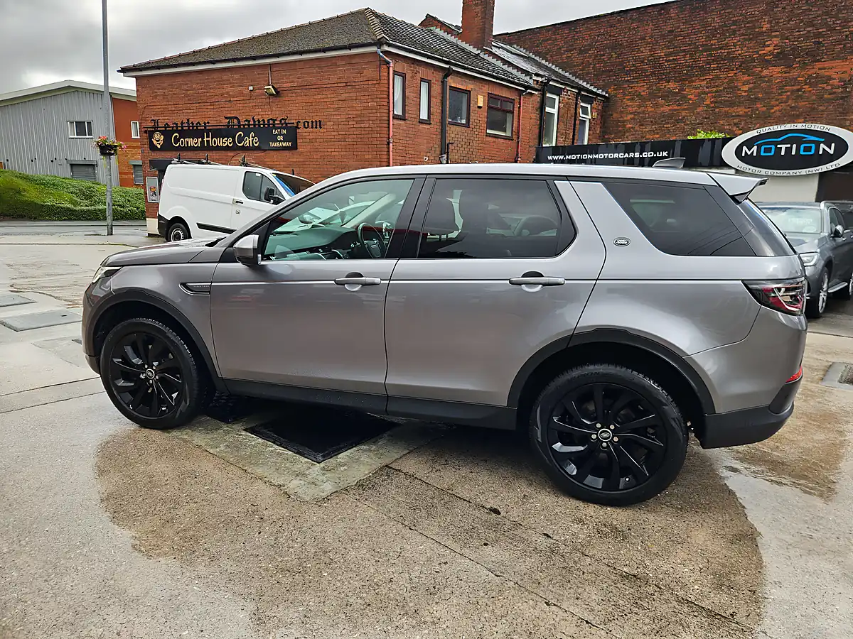 Used 2019 Land Rover Discovery Sport Se Grey - Interior and Exterior details 17