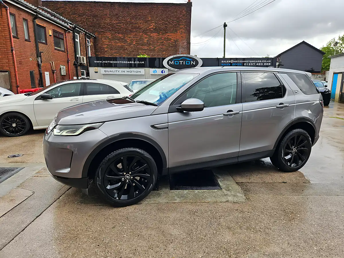 Used 2019 Land Rover Discovery Sport Se Grey - Interior and Exterior details 6